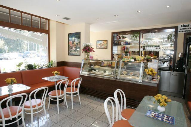 Hotel Saloon Zlin Bagian luar foto