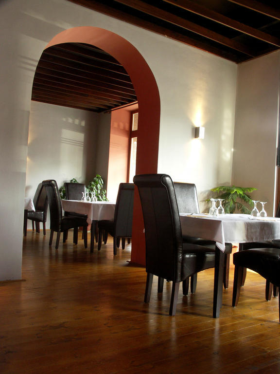 Hotel Saloon Zlin Bagian luar foto