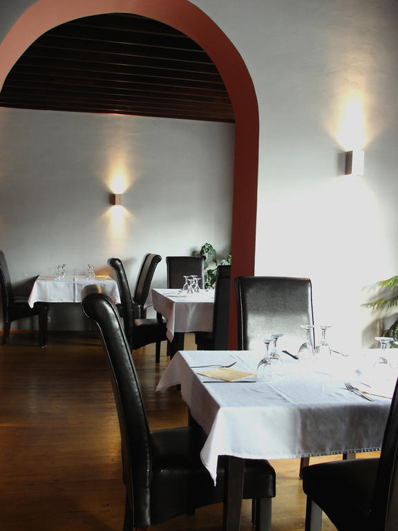 Hotel Saloon Zlin Bagian luar foto