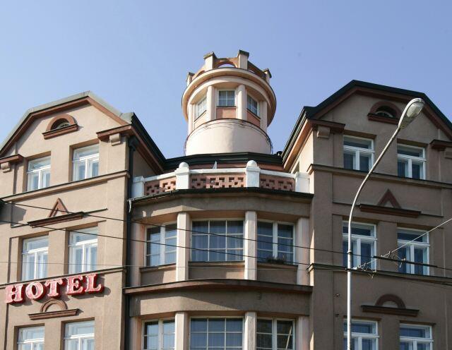 Hotel Saloon Zlin Bagian luar foto