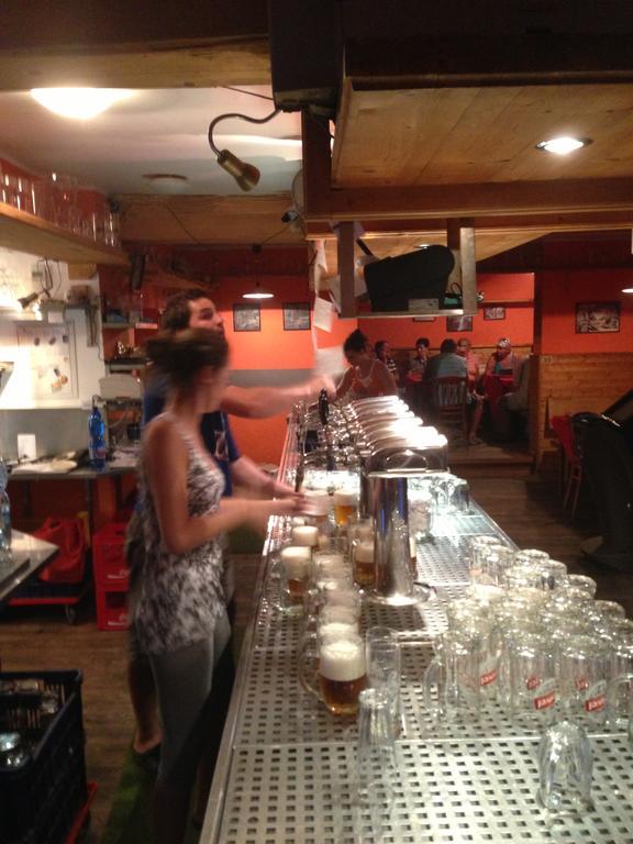 Hotel Saloon Zlin Bagian luar foto